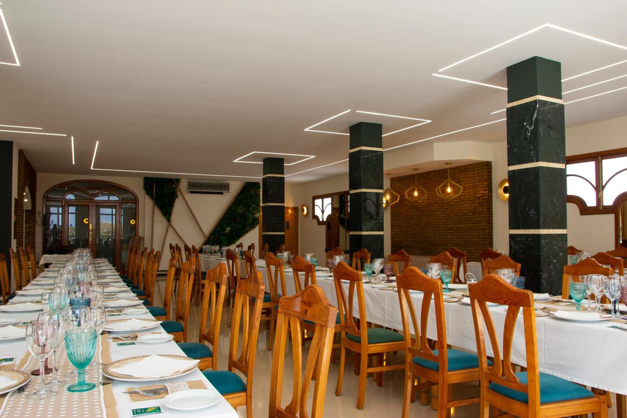 Hostal Restaurante El Cary Montemayor Extérieur photo